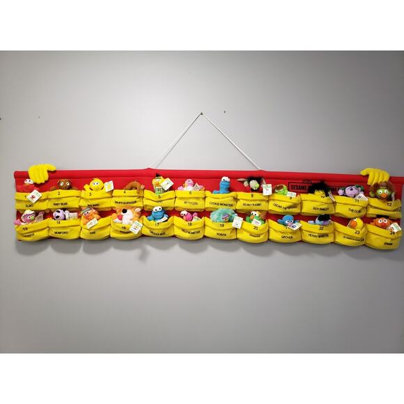 HUGE‎ RARE STORE DISPLAY 2000 Full Set 24 Mcdonalds SESAME STREET Mini Bean Pals - Picture 1 of 9